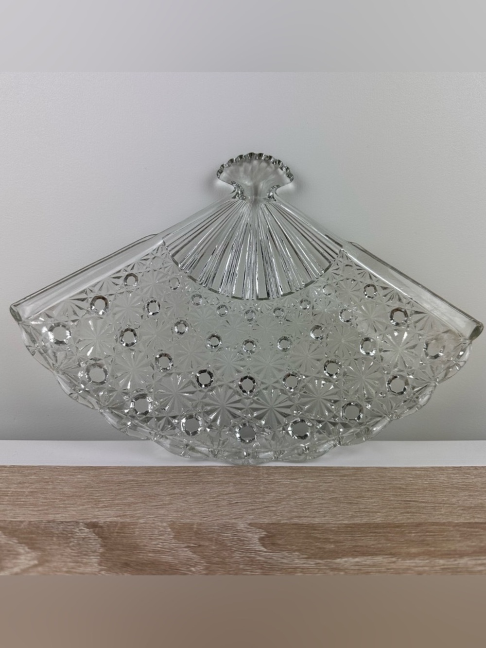 VTG Clear Pressed Glass Daisy Button Fan Snack Jewelry Trinket Tray Soap Dish